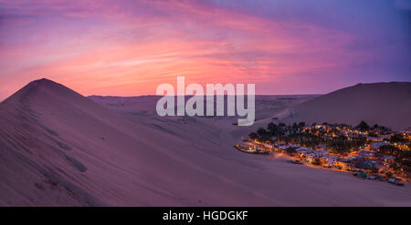 Dunes de sable près de oasis, Huanachina Banque D'Images