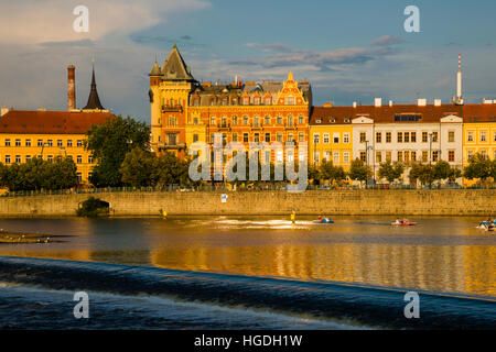 Prague, quai Smetana, Banque D'Images