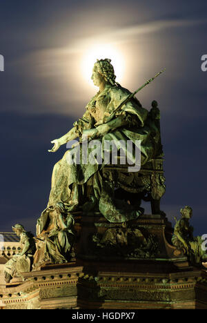 Wien, Vienne : Monument à l'Impératrice Maria-Theresia à la pleine lune, 01, Wien, Autriche. Banque D'Images