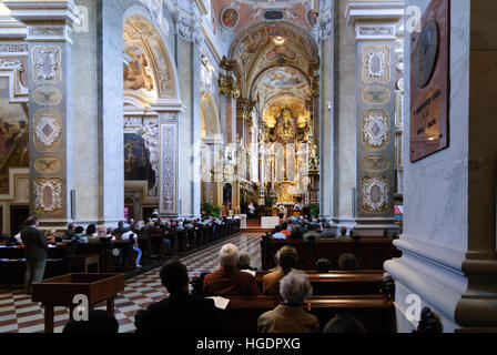 Le monastère de Klosterneuburg : Canon de l'Église, à la messe du dimanche, Wienerwald, Bois de Vienne, Basse-Autriche, Basse Autriche, Autriche Banque D'Images