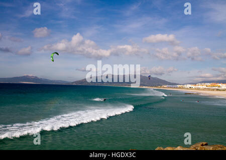 Océan mer vague Kitesurf Tarifa, Province de Cadix, Costa de la Luz, Andalousie, Espagne du sud. Banque D'Images