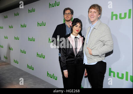 Los Angeles, USA. 07Th Jan, 2017. (L-R) Thomas Ward, Emily Barclay et Josh Thomas assister à Hulu's Winter TCA 2017 Tapis Rouge tenue à l'hôtel The Langham Huntington le 7 janvier 2017 à Los Angeles, Californie. © l'accès Photo/Alamy Live News Banque D'Images