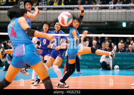 Tokyo Metropolitan Gymnasium, Tokyo, Japon. 6 janvier, 2017. Shiori Aratani (), 6 janvier 2017 - Volley-ball : La 69ème All Japan High School Volleyball Championship match quart de finale de la femme Kinrankai Kyoeigakuen entre 2-0 à Tokyo Metropolitan Gymnasium, Tokyo, Japon. Photo par Sho Tamura/AFLO SPORT) Banque D'Images