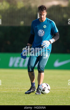 Murcia, Espagne. Le 08 Jan, 2017. Diego Benaglio en action pendant la formation de l'équipe du VfL Wolfsburg camp en Murcie, Espagne, 08 janvier 2017. Photo : Pascu Mendez/dpa/Alamy Live News Banque D'Images