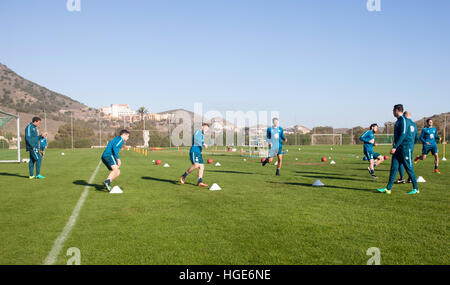 Murcia, Espagne. Le 08 Jan, 2017. Les joueurs en action au cours de la VfL Wolfsburg team training camp en Murcie, Espagne, 08 janvier 2017. Photo : Pascu Mendez/dpa/Alamy Live News Banque D'Images