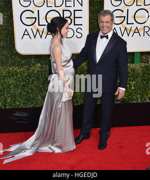 Los Angeles, Californie, USA. Le 08 Jan, 2017. Rosalind Ross, Mel Gibson 147 arrivant à la 74e assemblée annuelle Golden Globe Awards au Beverly Hilton de Los Angeles. Janvier 08, 2017 © Gamma-USA/Alamy Live News Banque D'Images