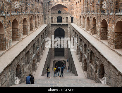 Agrasen ki Baoli étape bien, New Delhi, Inde Banque D'Images