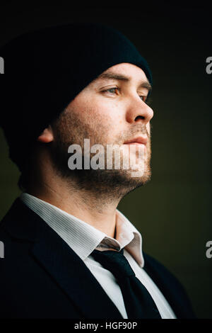 Portrait d'un jeune homme en veste Banque D'Images