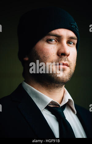 Portrait d'un jeune homme en veste Banque D'Images