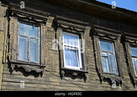 Vieux style de fenêtre à Irkoutsk Banque D'Images