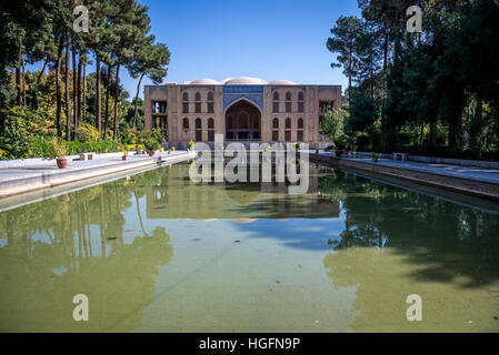 Façade arrière du palais de quarante colonnes (Chehel Sotoun) à Ispahan, capitale de la Province d'Ispahan en Iran Banque D'Images