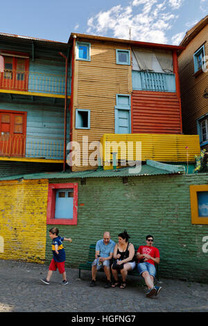 Maisons peintes de couleurs vives à La Boca, Buenos Aires, Argentine, Amérique du Sud Banque D'Images