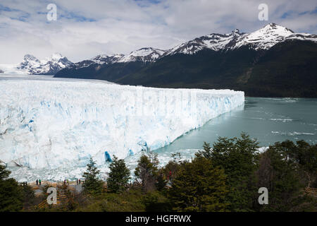 Perito Moreno Glacier sur le lac Argentino, El Calafate, parc national Los Glaciares, Patagonie, Argentine, Amérique du Sud