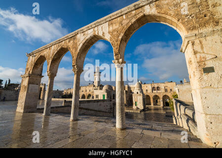 Bâtiments à colonnes anciennes, mont du Temple dans la vieille ville de Jérusalem, Israël Banque D'Images