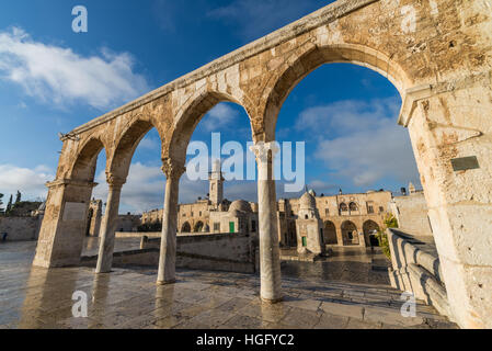 Bâtiments à colonnes anciennes, mont du Temple dans la vieille ville de Jérusalem, Israël Banque D'Images