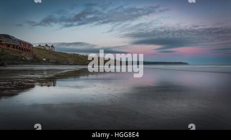 La magnifique ville historique de Whitby, North Yorkshire, avec ses nombreuses rues pavées, l'abbaye de Whitby et étonnante de l'histoire et l'architecture Banque D'Images