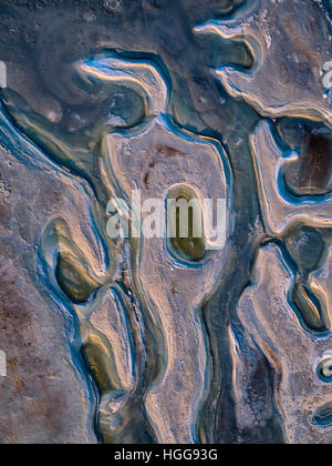 Des modèles dans les sables vu de dessus, Eyjafjordur, Islande. Photographie de drones. Banque D'Images