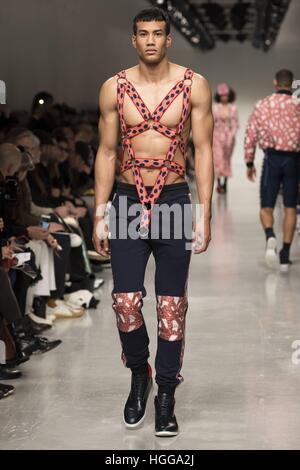 Londres, Royaume-Uni. Le 08 Jan, 2017. Sœur Catwalk à la London Fashion Week 08/01/2017 | Verwendung weltweit/alliance Photo © dpa/Alamy Live News Banque D'Images