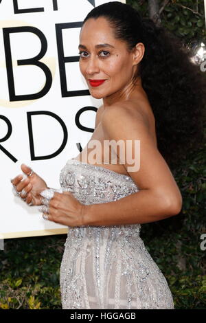 Los Angeles, États-Unis. Le 08 Jan, 2017. Tracee Ellis Ross arrive à la 74e assemblée annuelle Golden Globe Awards, Golden Globes, à Beverly Hills, Los Angeles, USA, le 08 janvier 2017. Photo : Hubert Boesl Photo : Hubert Boesl//dpa/Alamy Live News Banque D'Images