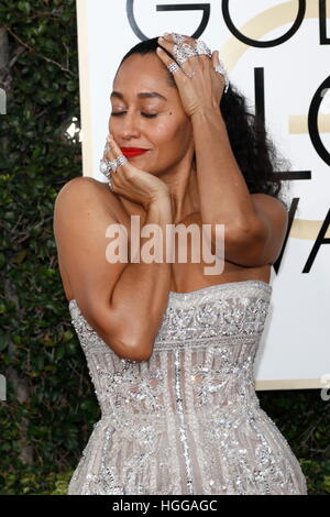 Los Angeles, États-Unis. Le 08 Jan, 2017. Tracee Ellis Ross arrive à la 74e assemblée annuelle Golden Globe Awards, Golden Globes, à Beverly Hills, Los Angeles, USA, le 08 janvier 2017. Photo : Hubert Boesl Photo : Hubert Boesl//dpa/Alamy Live News Banque D'Images