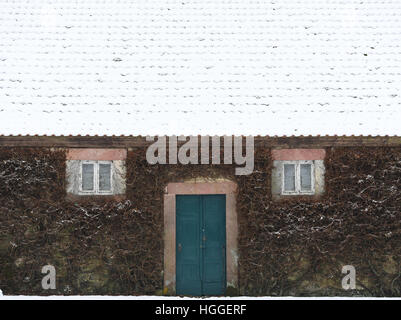 Montagny-lès-Beaune, France. Jan 9, 2017. Le toit d'un bâtiment sur le terrain de château Fasanerie Eichenzell, en Allemagne, le 9 janvier 2017. L'ancienne résidence d'été des évêques de Fulda est connue comme la plus belle de Hesse château baroque et aujourd'hui appartient à la landgraves et princes de Hesse. Photo : Arne Dedert/dpa/Alamy Live News Banque D'Images