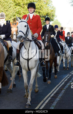 Les adeptes de la chasse Nord Cotswold boxing day rencontrez. Broadway Banque D'Images