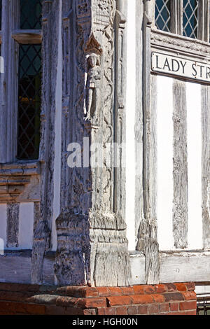 Détail de la sculpture sur le Guildhall, Lavenham, Suffolk, Angleterre Banque D'Images