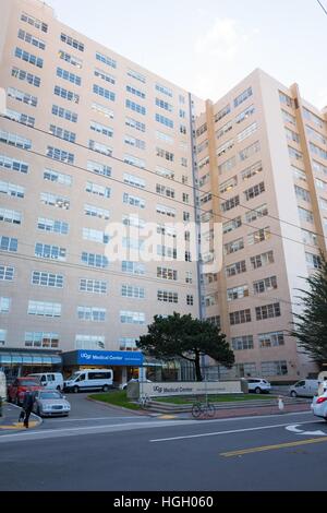 À l'entrée avant de Parnassus Heights campus de l'Université de Californie à San Francisco (UCSF) hôpital à San Francisco, Californie, 5 janvier 2017 Banque D'Images