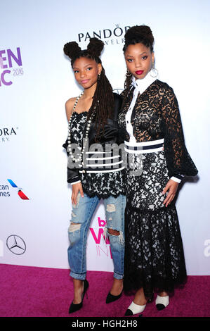 Billboard Women In Music 2016 au Pier 36 - Tapis rouge avec des arrivées : Chloe x Halle Où : New York City, New York, United States Quand : 10 déc 2016 Banque D'Images