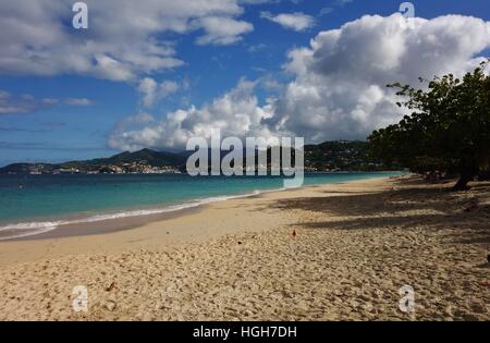 Les deux mille de long plage de Grand'Anse dans l'île des Caraïbes Pays de la Grenade Banque D'Images