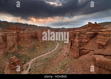 Canyon auezov et la vallée des châteaux connus sous le nom de Grand Canyon du Kazakhstan Banque D'Images