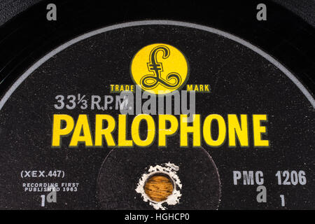 Londres, UK - 4 janvier 2017 : un gros plan du parlophone Records symbole sur un disque vinyle vintage. Banque D'Images