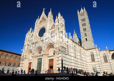 Sienne, Janvier 2017 : église médiévale "Cathédrale" dédiée à l'Assomption de la Bienheureuse Vierge Marie, le janvier 2017 à Sienne, Toscane Banque D'Images