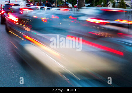 Photo de la circulation dans le motion blur Banque D'Images