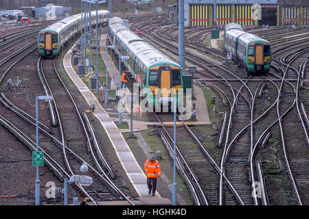 Le matériel roulant à l'extérieur de la gare de Brighton ce matin, car les chauffeurs de Southern Rail aller en grève à nouveau. Banque D'Images