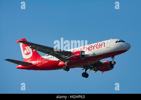 Atterrissage Avion AirBerlin à Copenhague Banque D'Images