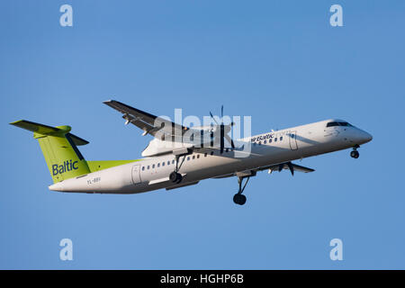 Avion de l'atterrissage à Copenhague AirBaltic Banque D'Images