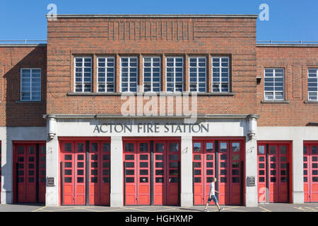 Acton Art Déco Fire Station, Gunnersbury Lane, Acton, London Borough of Ealing, Greater London, Angleterre, Royaume-Uni Banque D'Images