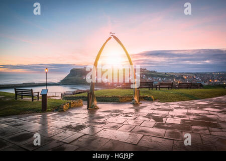 La magnifique ville historique de Whitby, North Yorkshire, avec ses nombreuses rues pavées, l'abbaye de Whitby et étonnante de l'histoire et l'architecture Banque D'Images