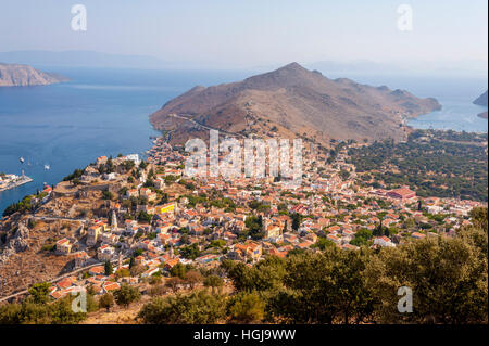 Vue sur Horio, la vieille ville de l'île De Symi grèce Banque D'Images