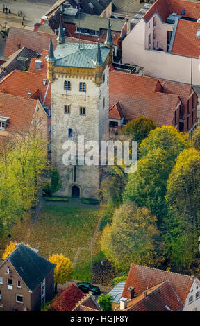 Vue aérienne, tour gothique du xiiie siècle. L'ancienne Marienkirche, vue aérienne de Warendorf, Warendorf Warendorf, district, Banque D'Images