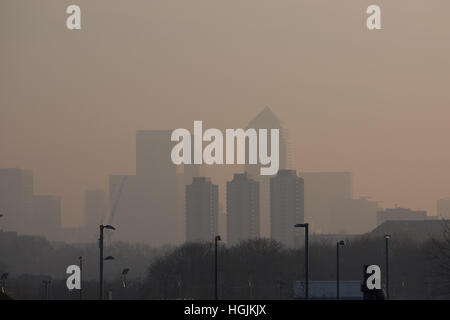 London UK 22 Janvier, 2017. Le SOG sur Canary Wharf, London vu depuis le Parc olympique. credit Carol Moir/Alamy Live News. Banque D'Images