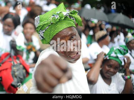 Les femmes appartenant à la Front patriotique (PF) celebrake la Journée internationale des femmes à Lusaka, Zambie, 08 mars 2016. Photo : Britta Pedersen/dpa-Zentralbild/ZB Banque D'Images