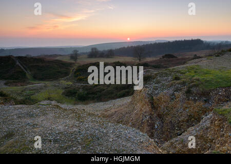 Monument à Hardy, Dorset, UK. 22 janvier 2017. Un hiver coloré coucher du soleil. © Dan Tucker/Alamy Live News Banque D'Images