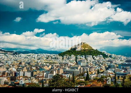 Paysage urbain d'Athènes et la colline de Lycabettus Banque D'Images