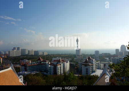 La ville de Pattaya vue depuis la montagne Banque D'Images