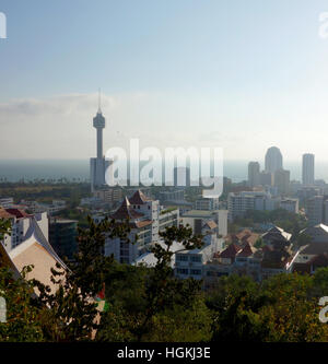 La ville de Pattaya vue depuis la montagne Banque D'Images