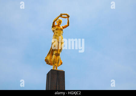 Luxembourg, Luxembourg - 17 juin 2015 : Monument du Souvenir (Gelle Fra ou Golden Lady) est un monument de guerre dans la ville de Luxembourg. Dédié à Luxembou Banque D'Images