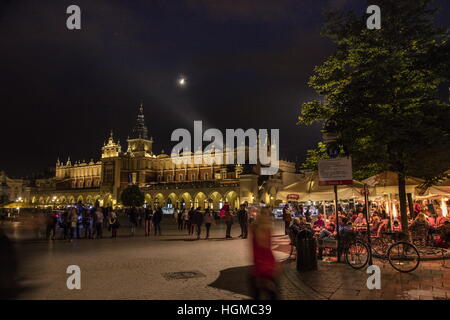L'activité nocturne à Cracovie, Pologne. Banque D'Images