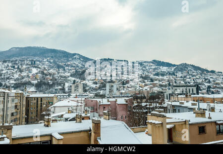 Sarajevo, Bosnie-et-Herzégovine. 10 janvier, 2017 Sarajevo sous la neige Crédit : Vedad Ceric/Alamy Live News Banque D'Images